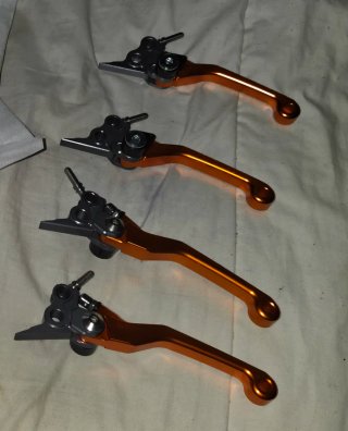 Juego Manetas CNC Freno y Embrague Naranja