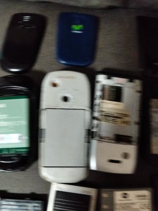 Lote 4 Móviles Vintage LG, Nokia, Siemens, Motorol
