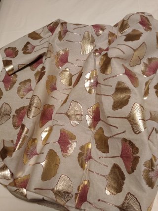 Tela con estampado de hojas Ginkgo