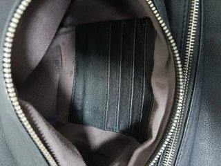 Bolso de cuero con pedrería