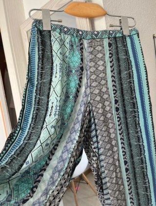 Pantalón fino verano estampado