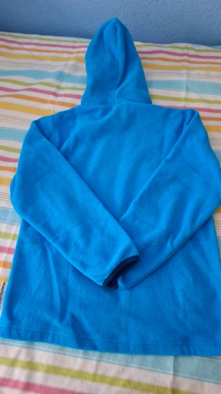 Forro polar azul con capucha  para niño
