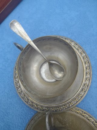 Juego Vintage Tazas y Platos con Cucharas