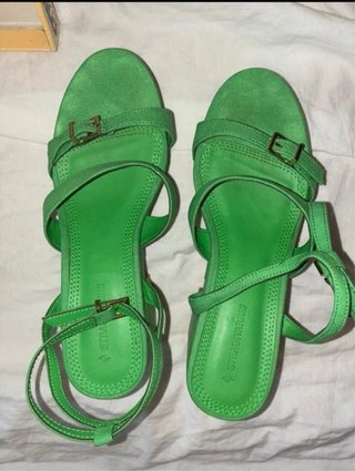 Sandalias Stradivarius verdes