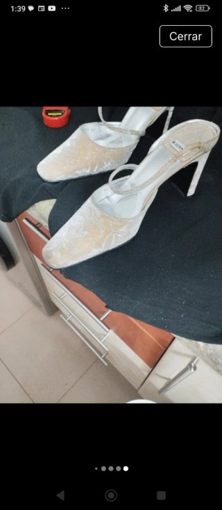 Zapatos de fiesta plateados Luxax sin estrenar