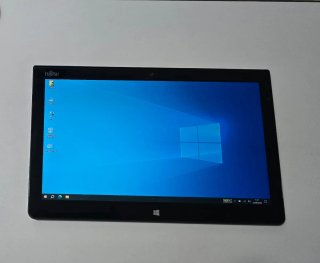 Fujitsu Stylistic Q704 Tablet