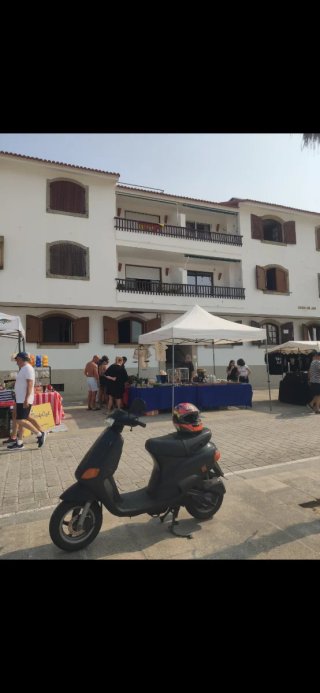 Scooter Negra piaggio zip