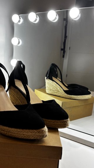 Cuñas de esparto negras