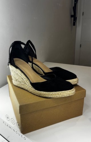 Cuñas de esparto negras
