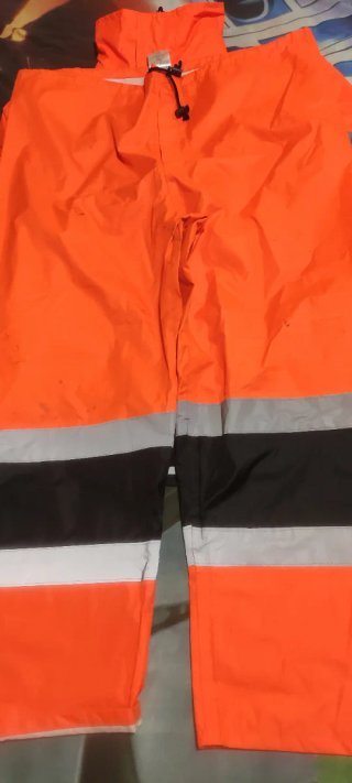 Traje de agua XL naranja y negro