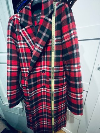 Abrigo tartán Bershka rojo/negro/blanco talla L