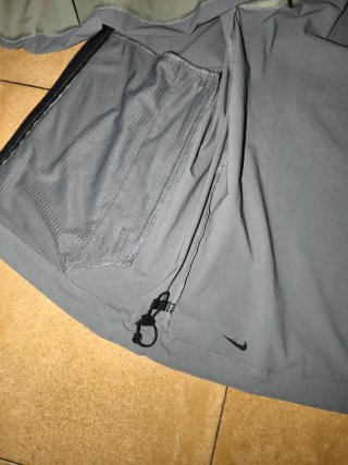 Chaqueta Nike Gris y Verde con Capucha