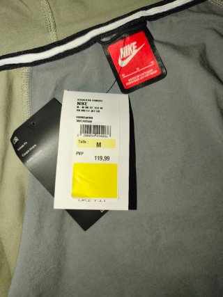 Chaqueta Nike Gris y Verde con Capucha