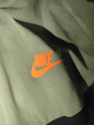 Chaqueta Nike Gris y Verde con Capucha