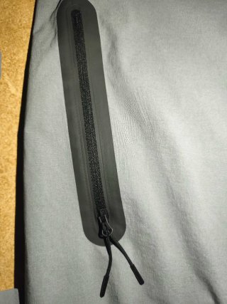Chaqueta Nike Gris y Verde con Capucha