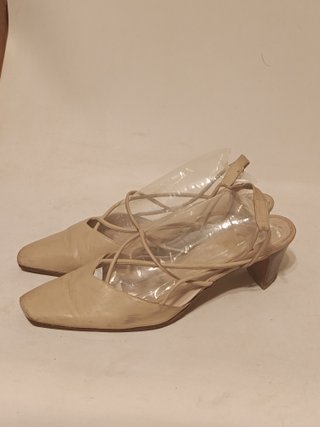 Zapatos de tacón Farrux beige