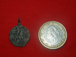 Medalla religiosa siglo XVII Santa Ursula.