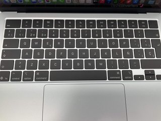 portatil apple apple macbook air m5 10-core 4.4 13 (10gpu) (2026) (a3449)