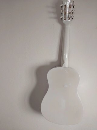 Guitarra Blanca Decorada Calavera