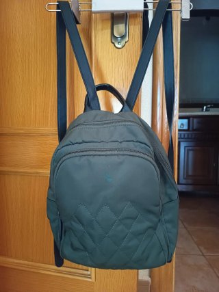 Mochila verde acolchada