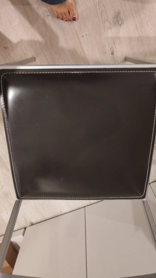 Sillas de cocina cuero y metal 15€ las 3