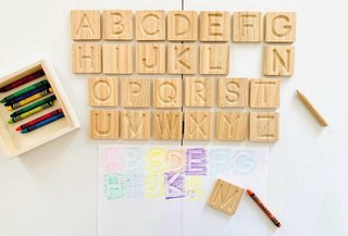 Alfabeto de madera para preescritura