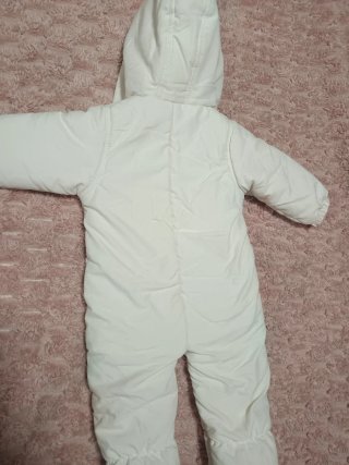Buzo de bebé beige con osito