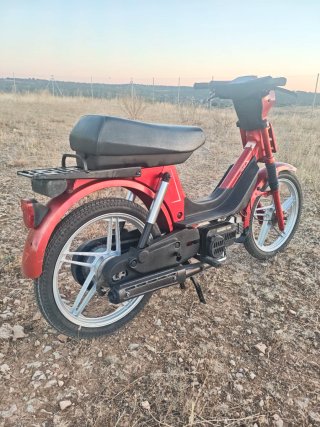 Suzuki Maxi 49cc Roja