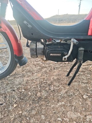 Suzuki Maxi 49cc Roja