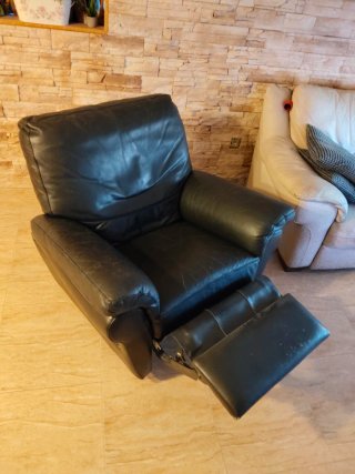 Sofá reclinable piel italiana negro con mecedora