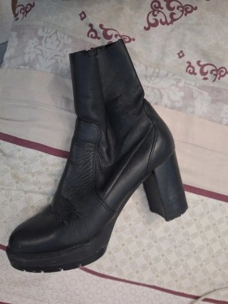 Botas de piel negras para mujer