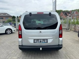 Peugeot iOn 2012