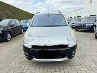Peugeot iOn 2012