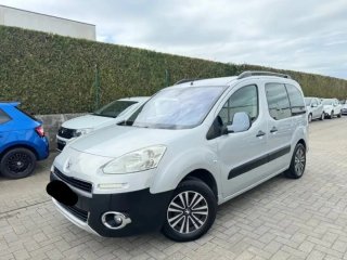 Peugeot iOn 2012