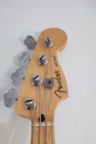 Bajo Eléctrico Fender Sunburst