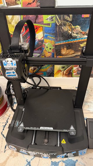 Impresora 3D Creality Negra y Multicolor