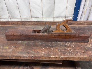 Cepillo carpintero madera antiguo (garlopa)