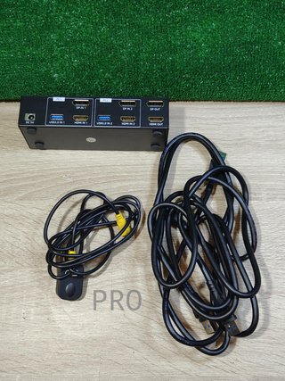 Switch KVM DisplayPort 4 porte TCNEWCL