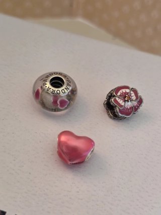 Lote 3 charms Pandora corazón y flor