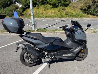 Yamaha TMAX TECH MAX 560 Gris