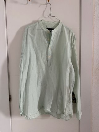Camisa Zara verde cuello mao