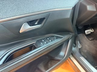 PEUGEOT 5008 HDI 115 CV  ́ ́GT LINE ́ AUTOMÁTICO +