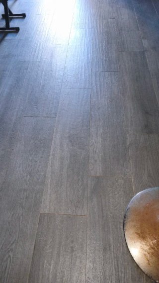Revestimiento porcelánico madera Keraben