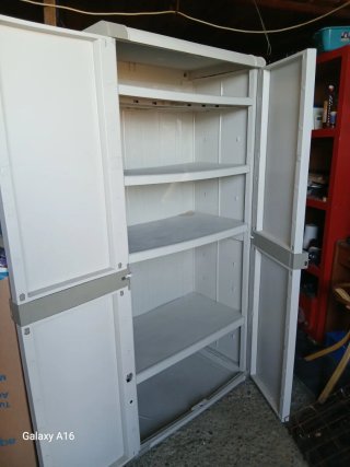 Armario de plástico blanco 2 puertas