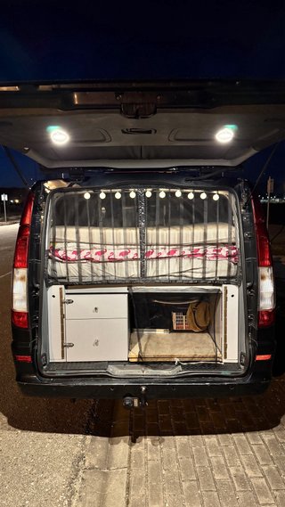 Mercedes Viano Camper 2.2 CDI · 6 plazas / mueble