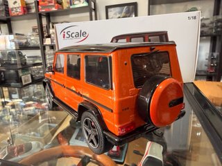 Mercedes-AMG G63 iScale 1:18 Laranja e preto