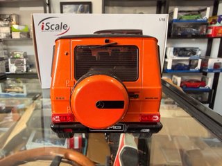 Mercedes-AMG G63 iScale 1:18 Laranja e preto