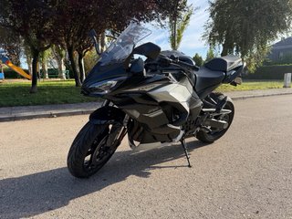 Kawasaki Z1000 SX Negra y Blanca