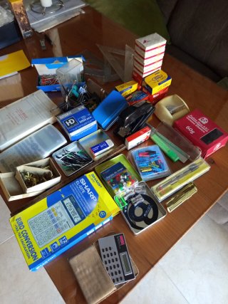 Lote material de oficina: calculadora, grapadora,
