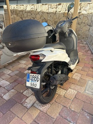 Peugeot Tweet 125cc Scooter Blanca